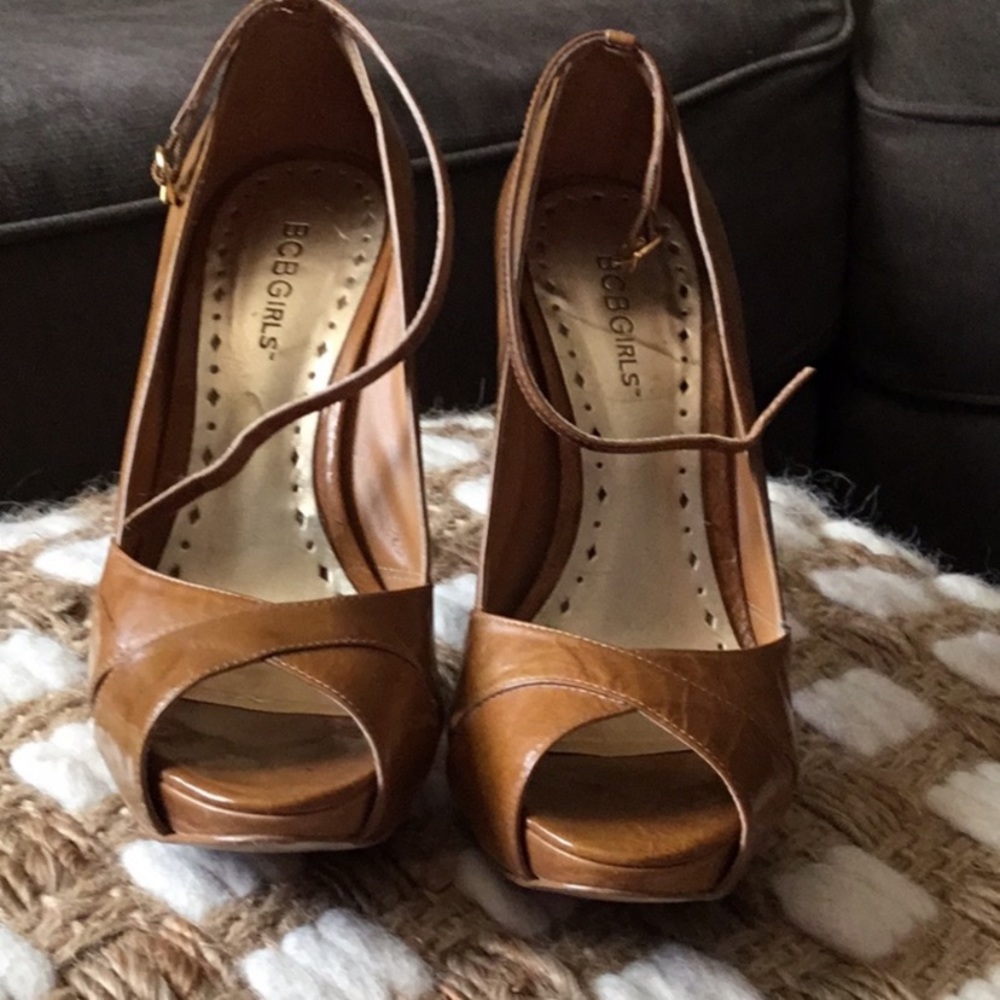 BCBG Buffy Heels Size 7.5